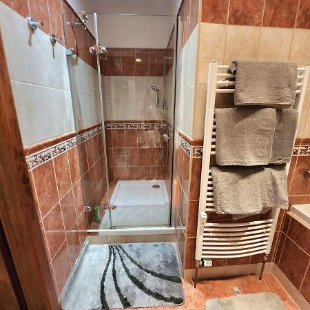 Spacious Apartment 6Min From The Dancing House Prag Eksteriør billede