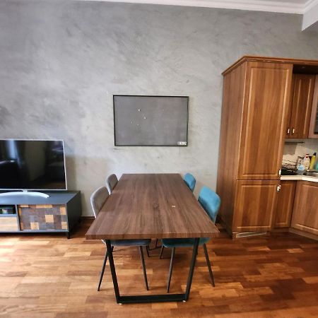 Spacious Apartment 6Min From The Dancing House Prag Eksteriør billede