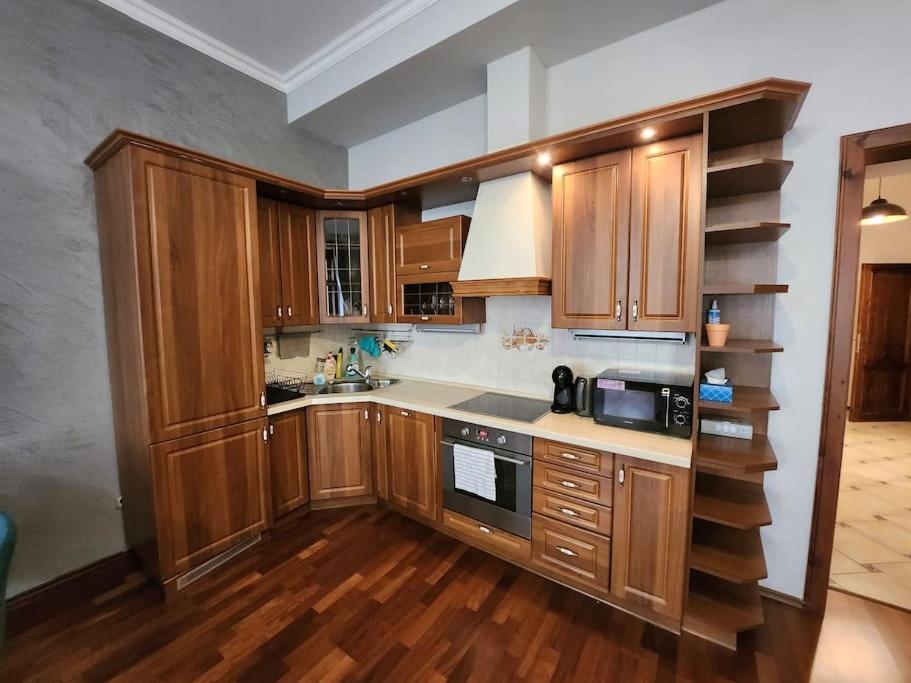 Spacious Apartment 6Min From The Dancing House Prag Eksteriør billede