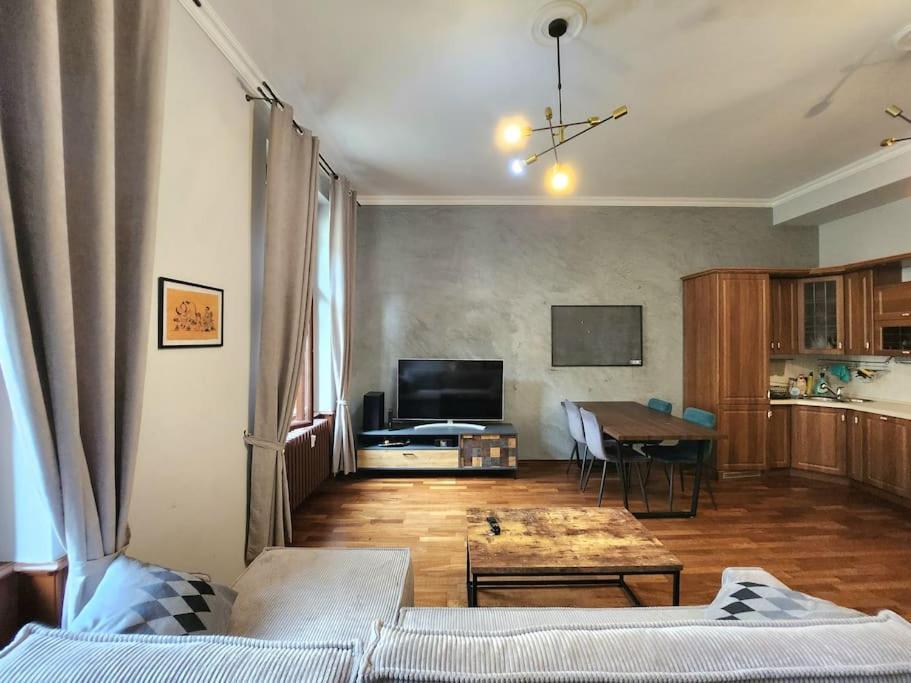 Spacious Apartment 6Min From The Dancing House Prag Eksteriør billede