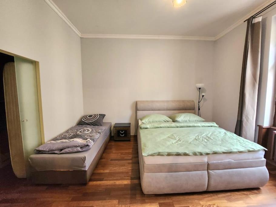 Spacious Apartment 6Min From The Dancing House Prag Eksteriør billede