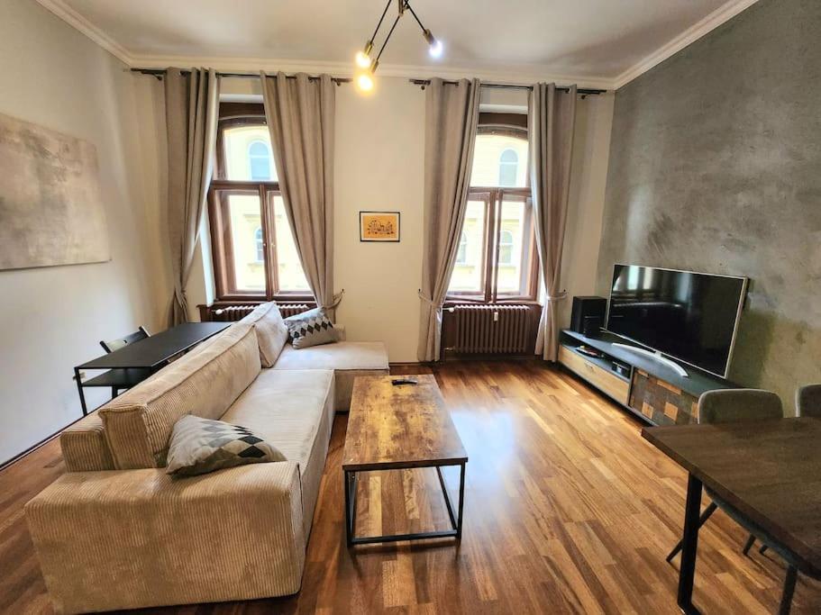 Spacious Apartment 6Min From The Dancing House Prag Eksteriør billede