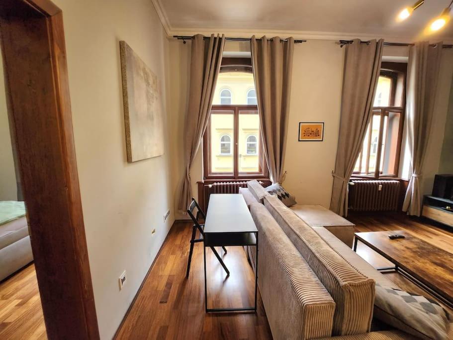 Spacious Apartment 6Min From The Dancing House Prag Eksteriør billede