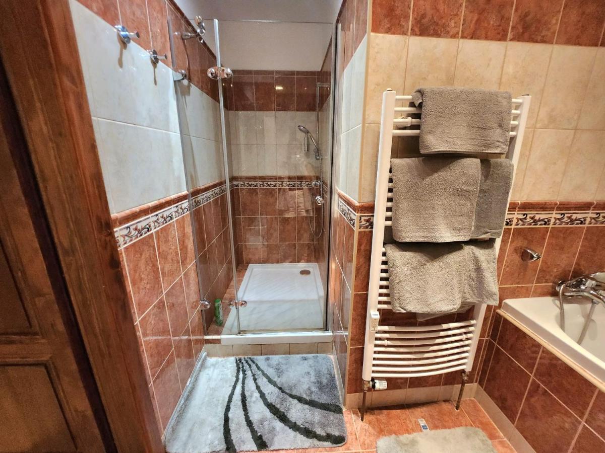 Spacious Apartment 6Min From The Dancing House Prag Eksteriør billede
